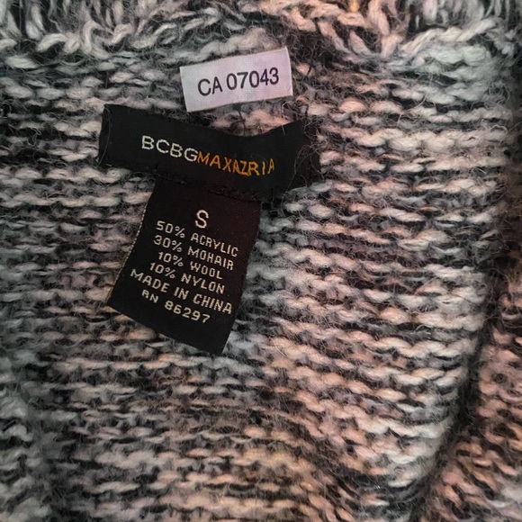 BCBG Black and White Belted Knitted Vest Size Small. - Picture 3 of 3